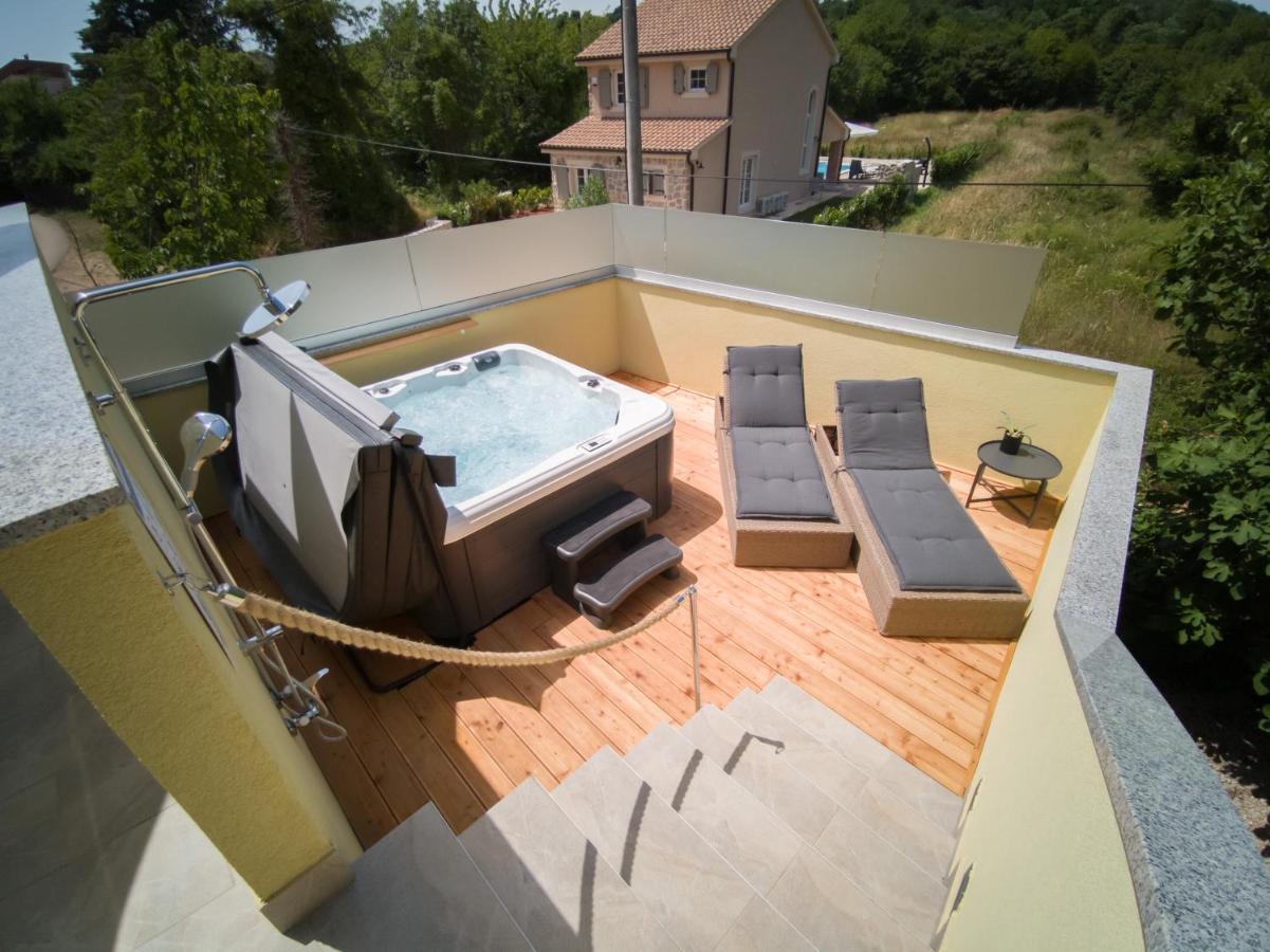 Holiday House Tos-Vila With Heated Pool Vrbnik Exterior photo