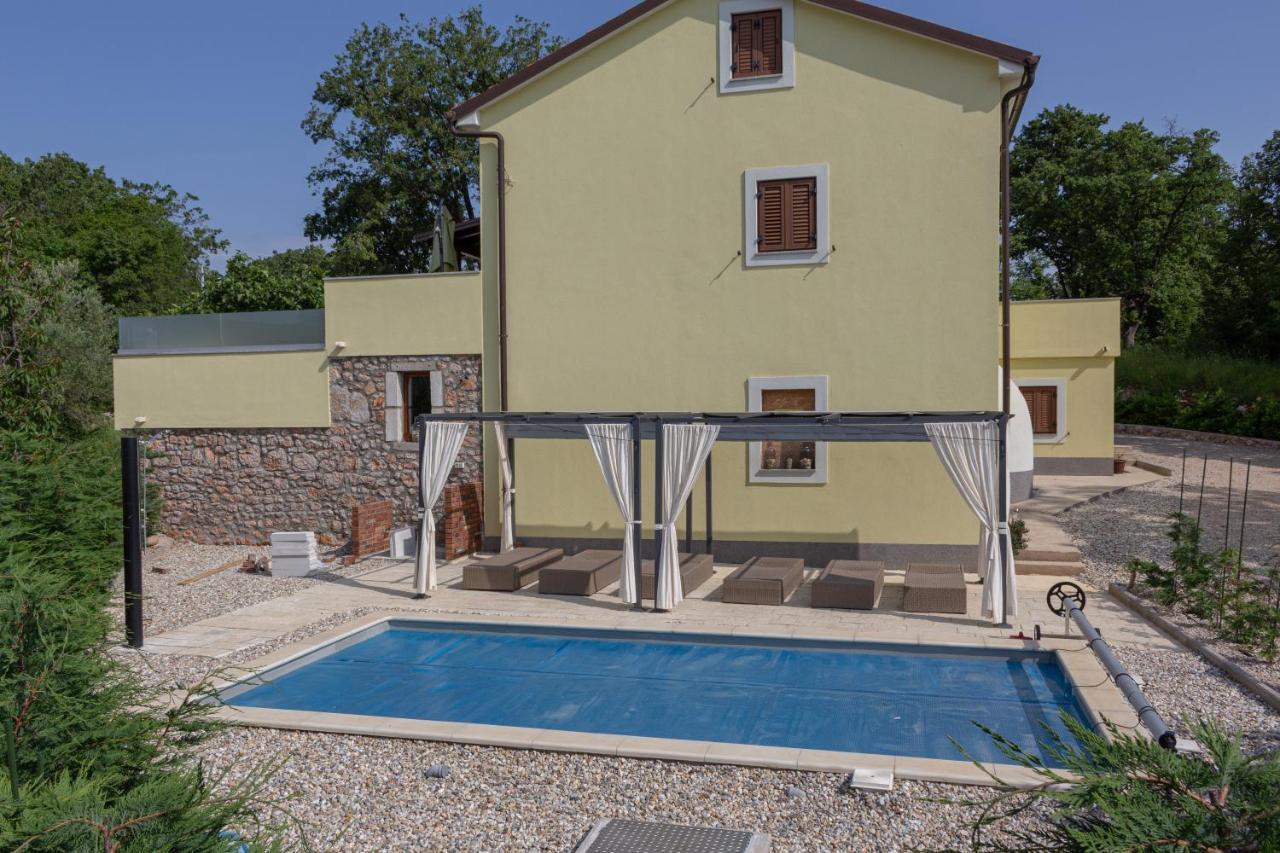 Holiday House Tos-Vila With Heated Pool Vrbnik Exterior photo